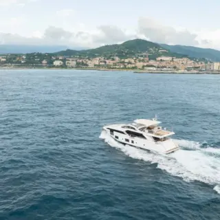 Motor Yacht Vesta - Exterior Profile