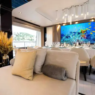 Motor Yacht Vesta - Main Salon