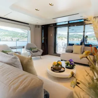 Motor Yacht Vesta - Main Salon