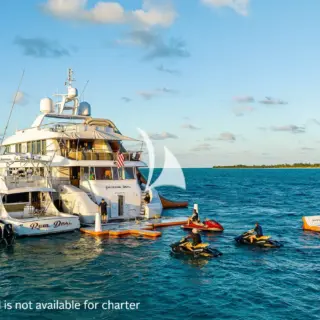 Stern swim platform with floating docks