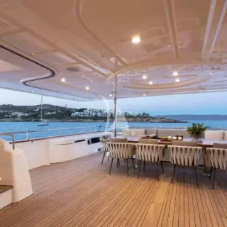 The large Main Deck veranda & dining table