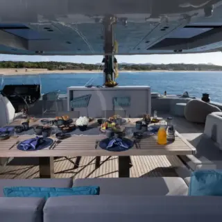 SHADES OF GREY Flybridge