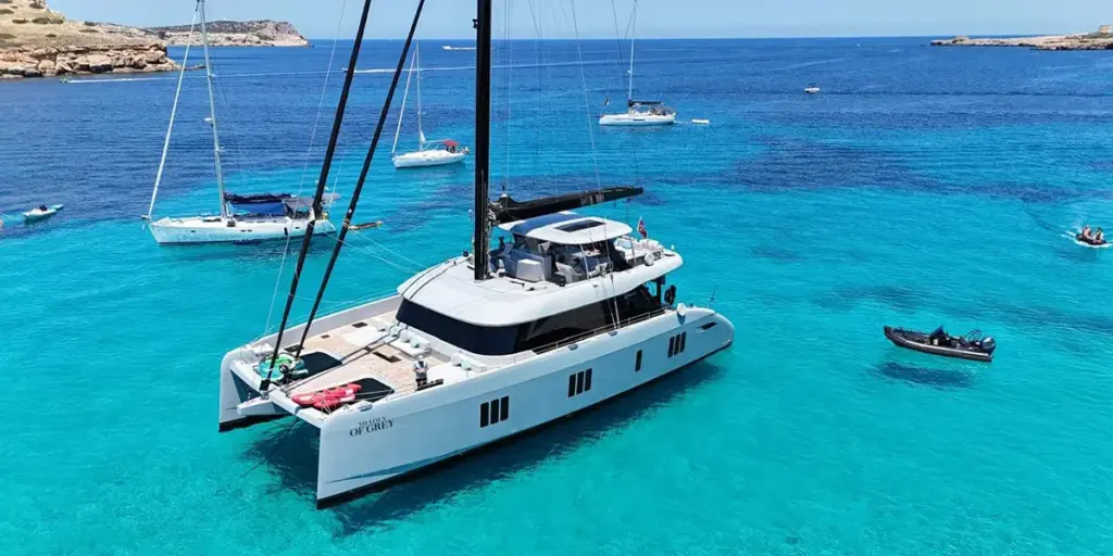 SHADES OF GREY - Image 2