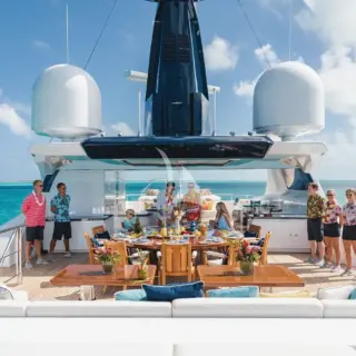 Sun deck dining