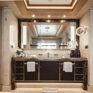 STARBURST IV - VIP bathroom en suite