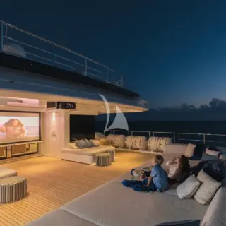 Owner's deck cinema