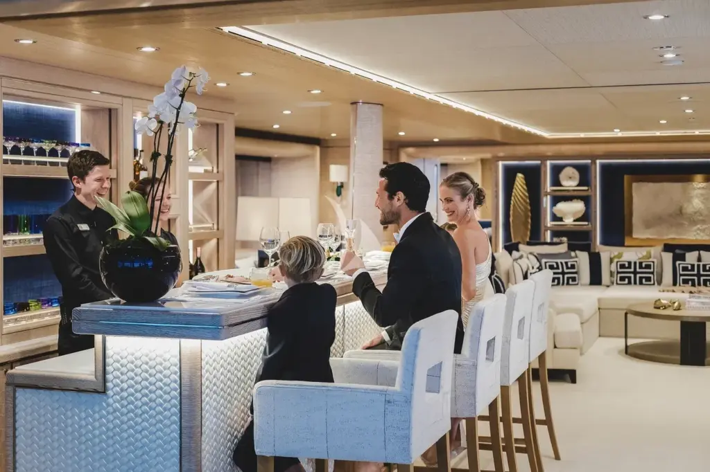 STARBURST IV - Main deck lounge