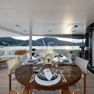 Bridge deck aft dining