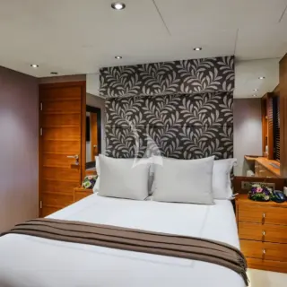 Double cabin (aft starboard)