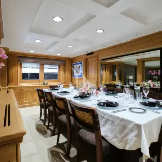 Main deck dining