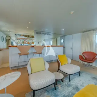 Main Salon Looking Forward