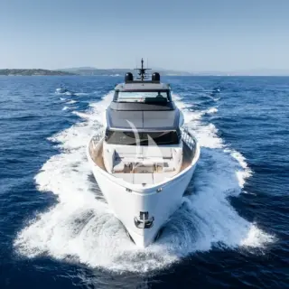 Bow view underway