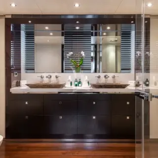Guest cabin en suite