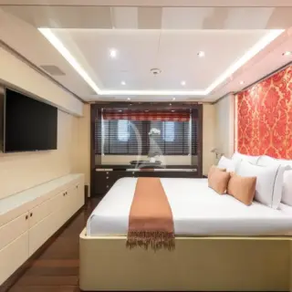 Double guest cabin