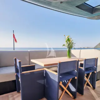 Main deck aft dining area