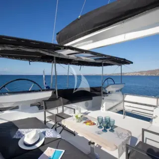 Bow area and Flybridge