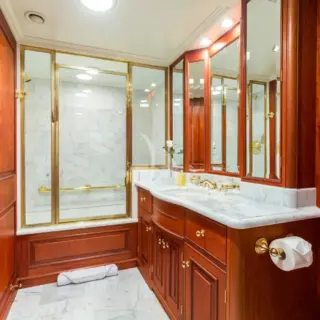 Lady J Guest Ensuite Bathroom