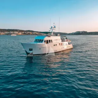 Motor Yacht Voyager - Exterior