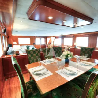 Motor Yacht Voyager - Main Salon Dining