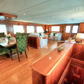 Motor Yacht Voyager - Main Salon