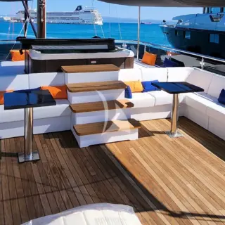 Sun deck lounge