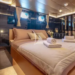 VIP double cabin