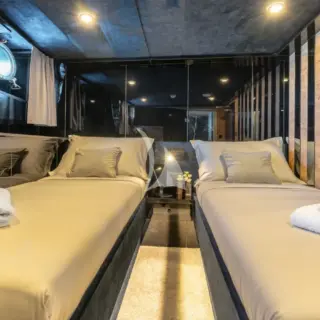 Twin convertible cabin