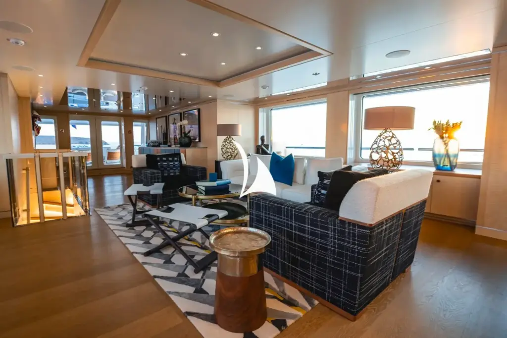 NOMAD - Main deck lounge