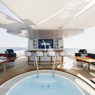 Sun deck aft