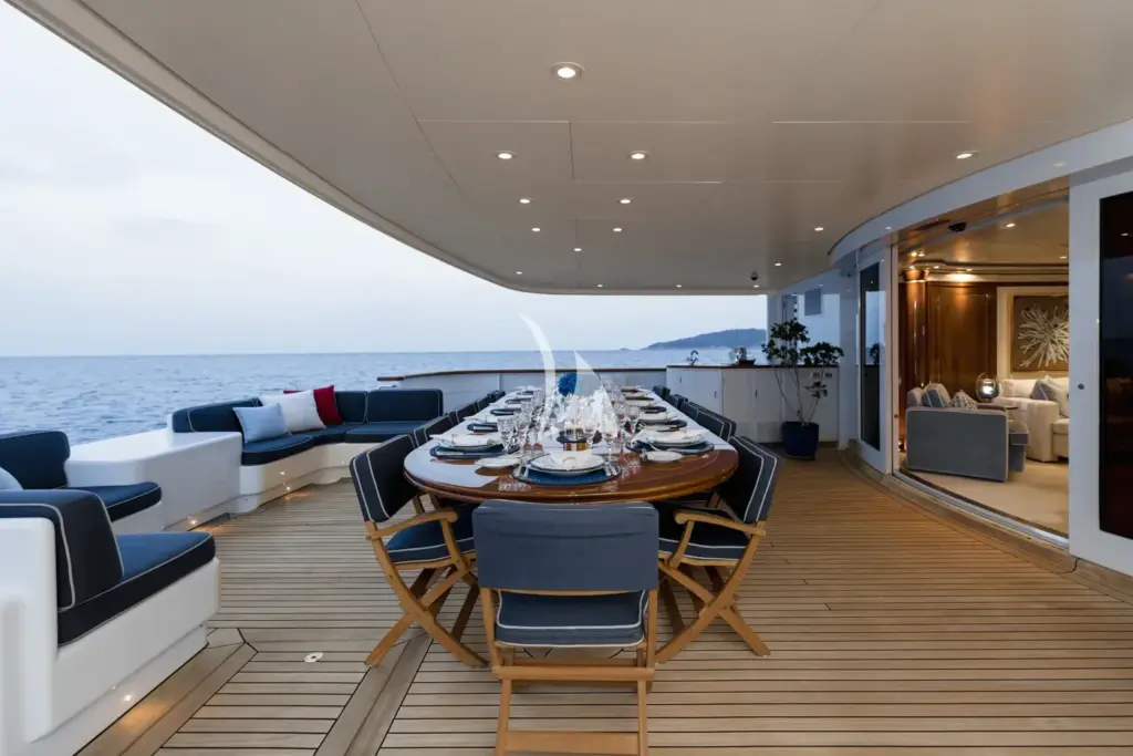 OLYMPUS (YET) - Main deck aft