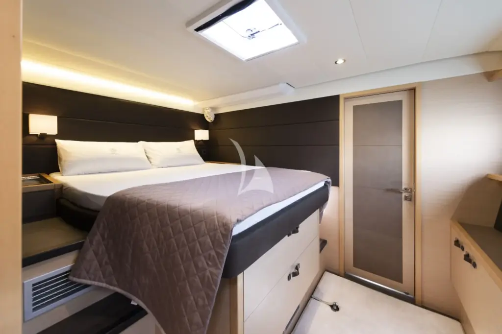 Lady C - Double Cabin