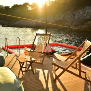 Beach Club Seating