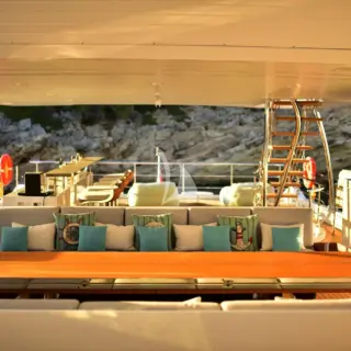 LOVE T - Bridge Deck Aft