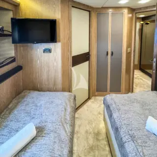 Twin cabin