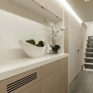 Foyer to Lower Staterooms