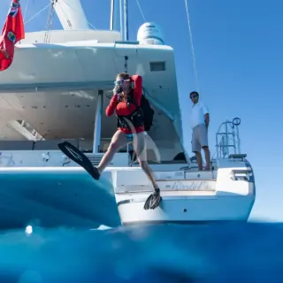 Diving under supervision of local guide in French Polynesia