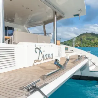 Aft swim platform