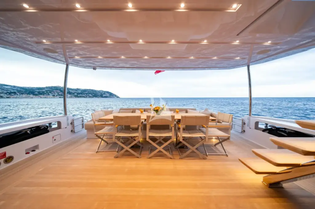 BACCARAT - Aft main deck