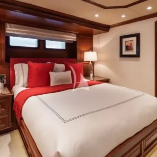 Queen Starboard Aft Guest Stateroom