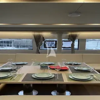Salon/Dining area