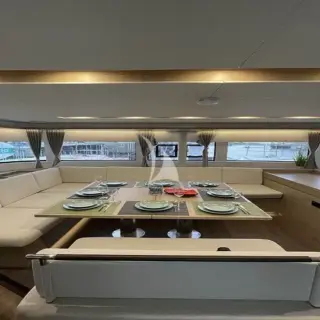 Salon/Dining area