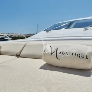 LE MAGNIFIQUE - Image 18