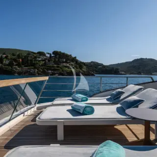 Pembe. Sundeck