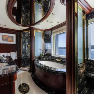 Master en suite bathroom
