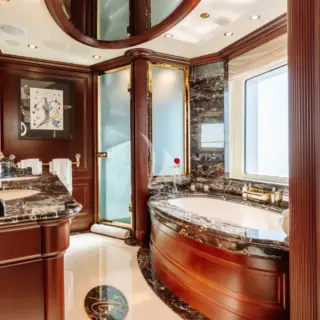 Master cabin en suite