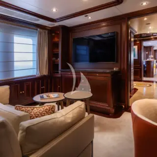 Master suite lounge / office