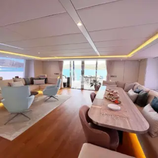 Seaclusion - Main saloon