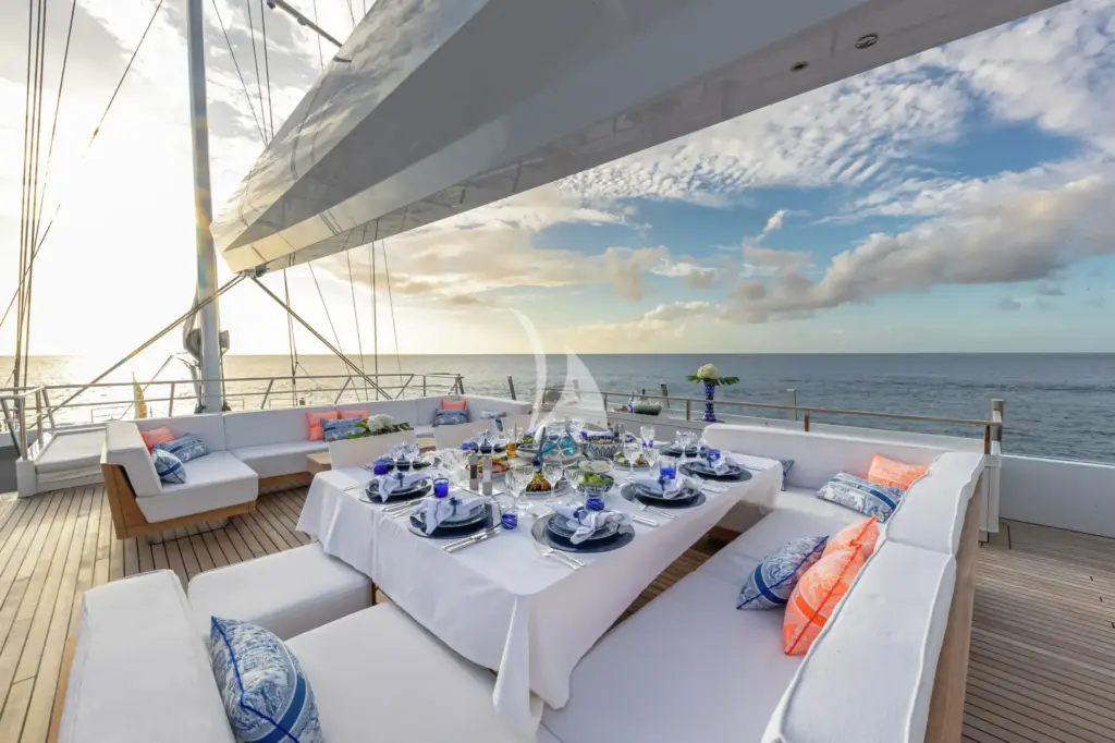 SEA EAGLE - Upper Deck