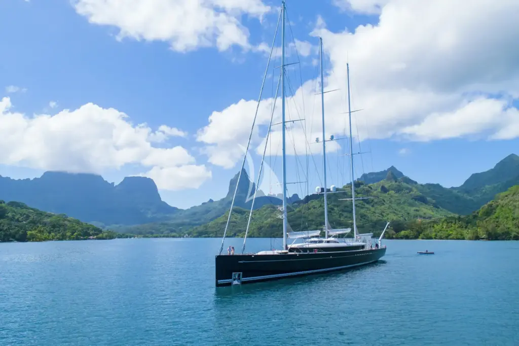 SEA EAGLE - At anchor