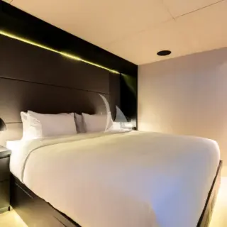 Funky Choice - VIP Cabin